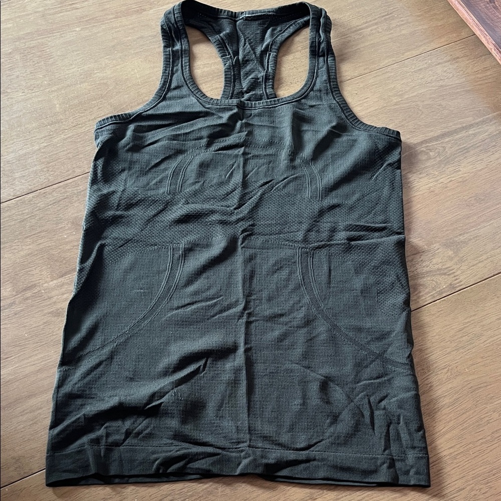 Lululemon BUNDLE, swiftly racerbacks, green, purple, size 4, excellent condition